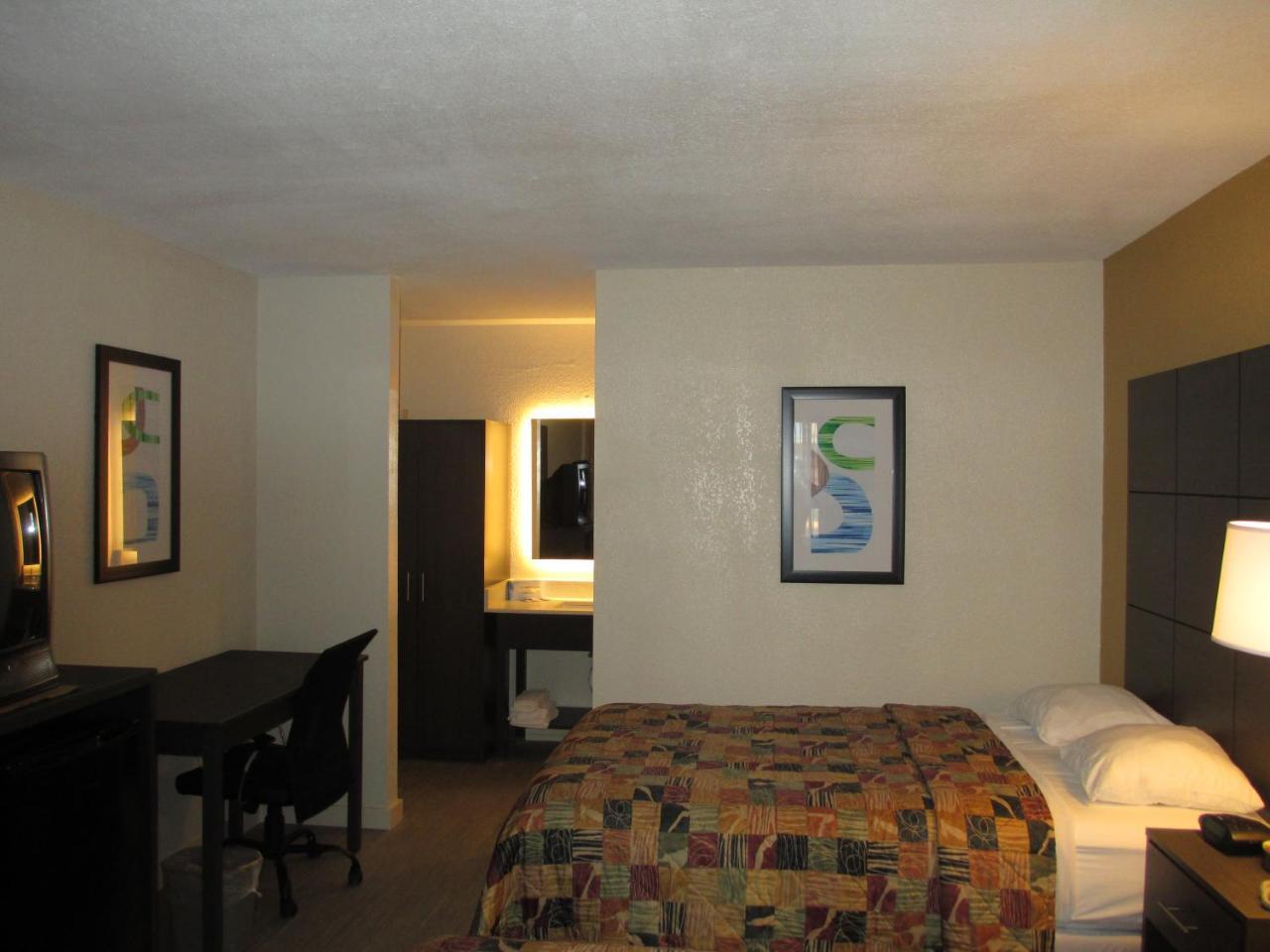 Sunset Inn Northlake Charlotte Exterior photo
